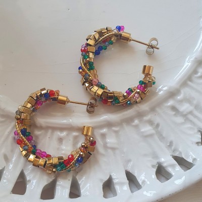 orecchini realizzati a mano con cristalli handmade bijoux artigianali
