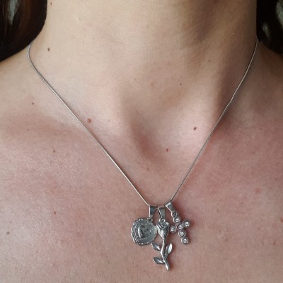 collana giulietta con la rosa, croce e cuore sacro idea regalo bigiotteria