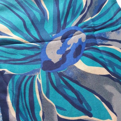 sciarpa con fiori blu viscosa