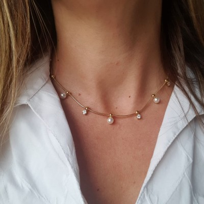 collana con perle di fiume e zirconi bianchi in acciaio