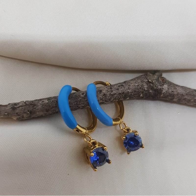 Orecchini cerchio smaltato con strass pendente